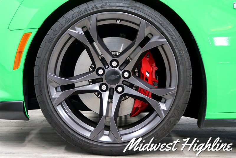 Used 2017 Chevrolet Camaro SS RWD image 16
