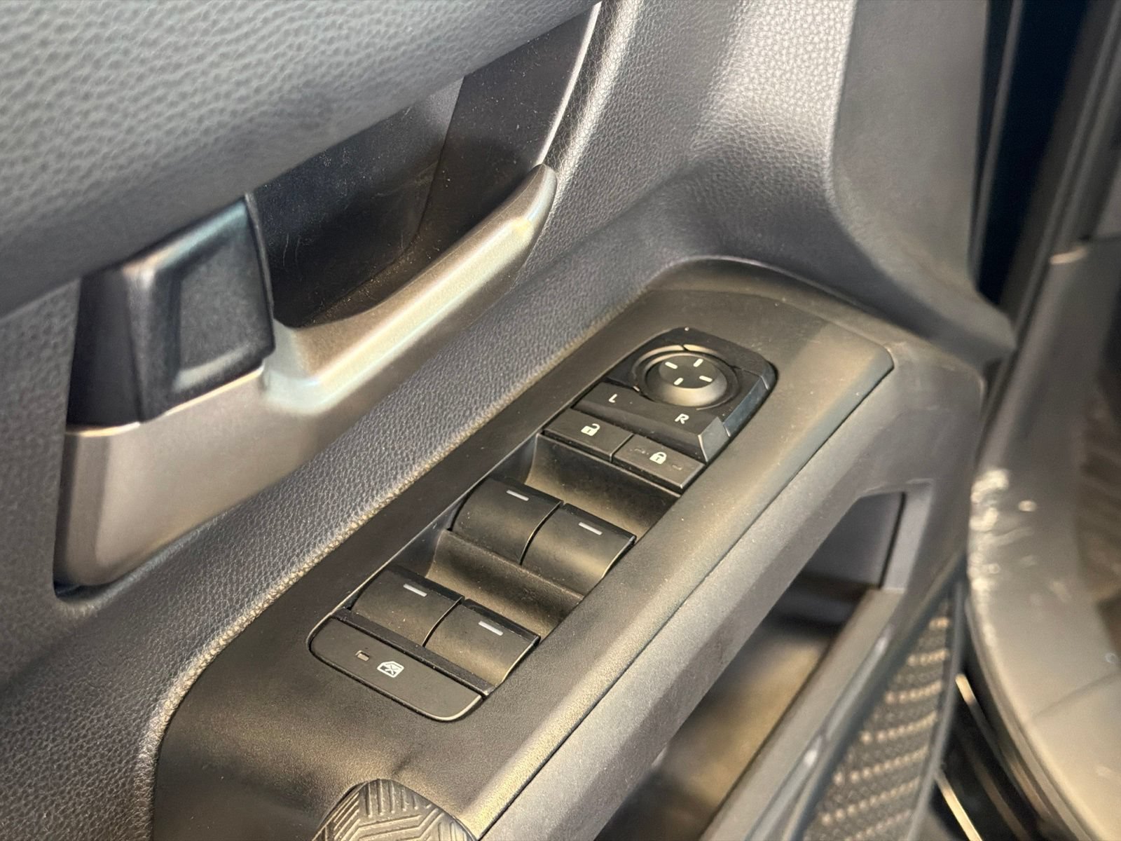 Used 2024 Toyota Tacoma Limited w/ Limited Package (LT) AWD/4WD image 13