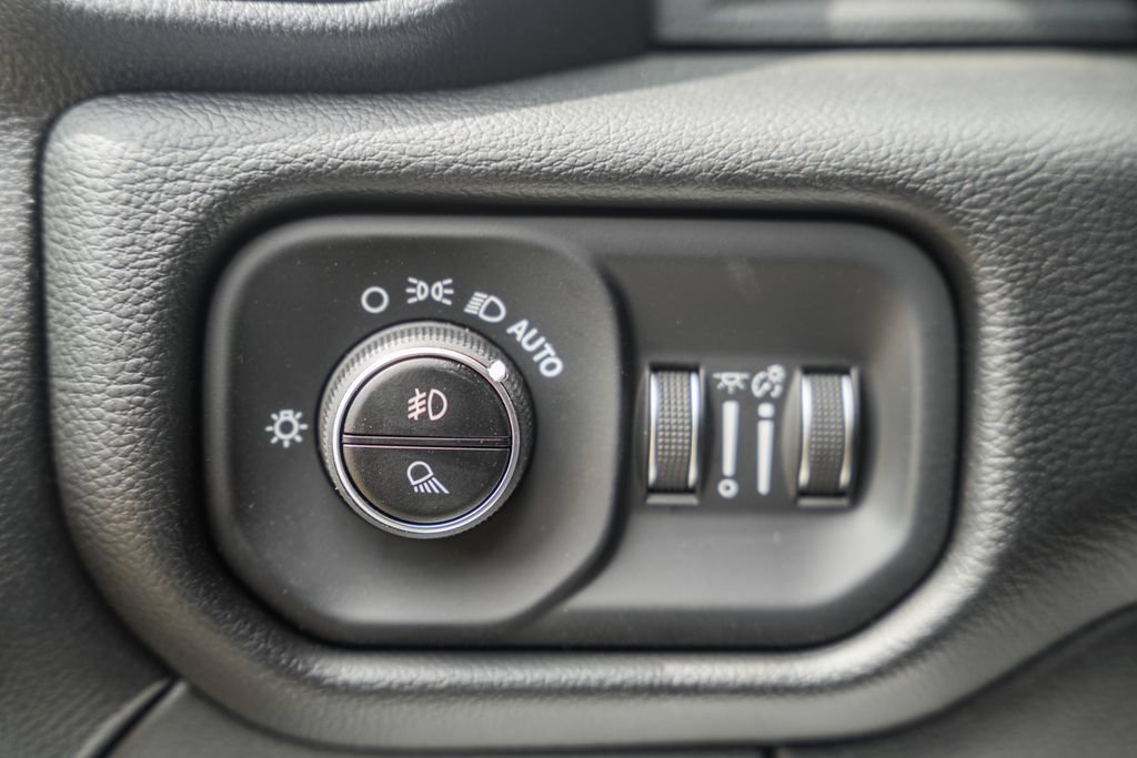 New 2026 RAM 2500 Laramie AWD/4WD image 49