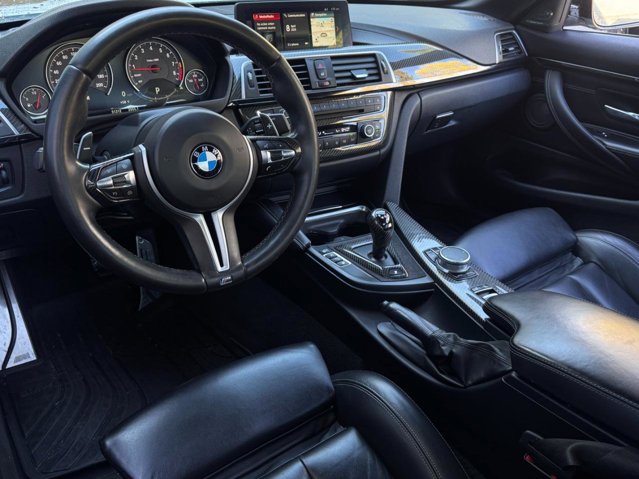 Used 2018 BMW M4 Convertible image 2