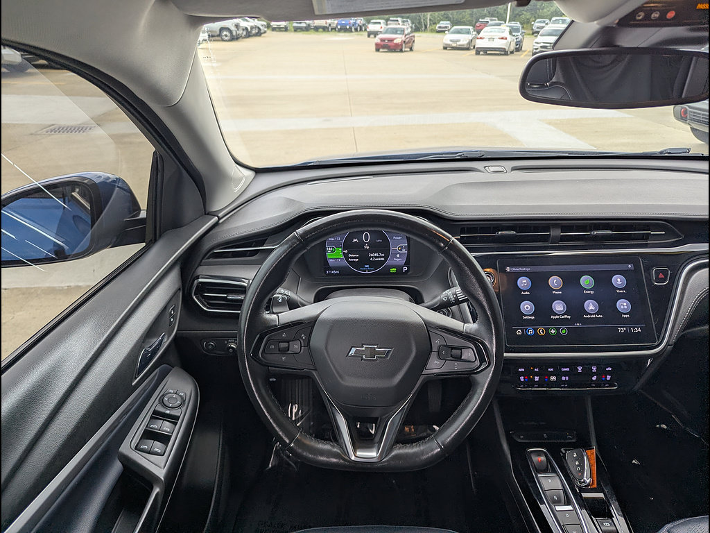 Used 2022 Chevrolet Bolt EUV LT w/ Convenience Package FWD image 3