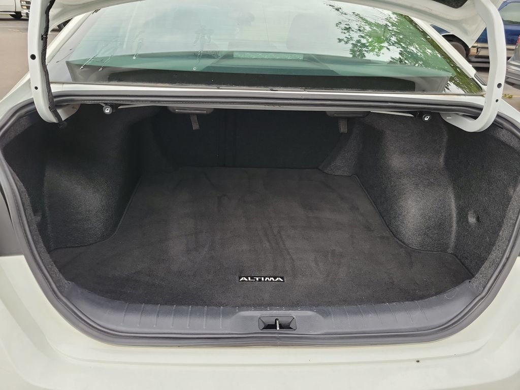 Used 2025 Nissan Altima 2.5 SV FWD image 10
