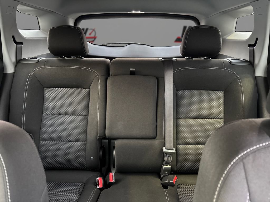 Used 2024 GMC Terrain SLE image 18