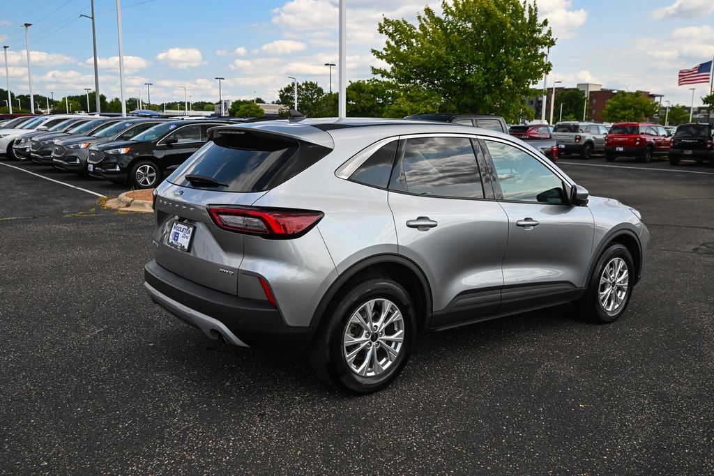 Used 2023 Ford Escape Active w/ Tech Pack #2 AWD/4WD image 5