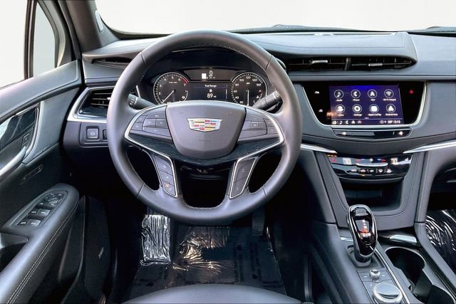 Used 2025 Cadillac XT5 Premium Luxury image 8