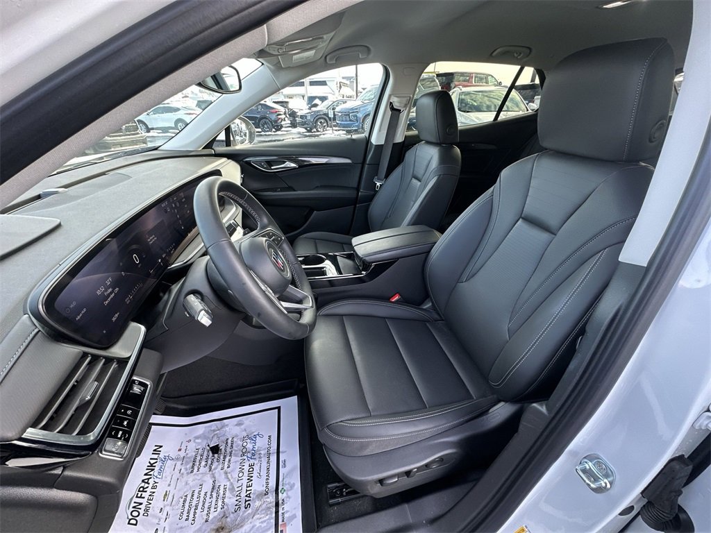 Used 2025 Buick Envision Preferred image 11