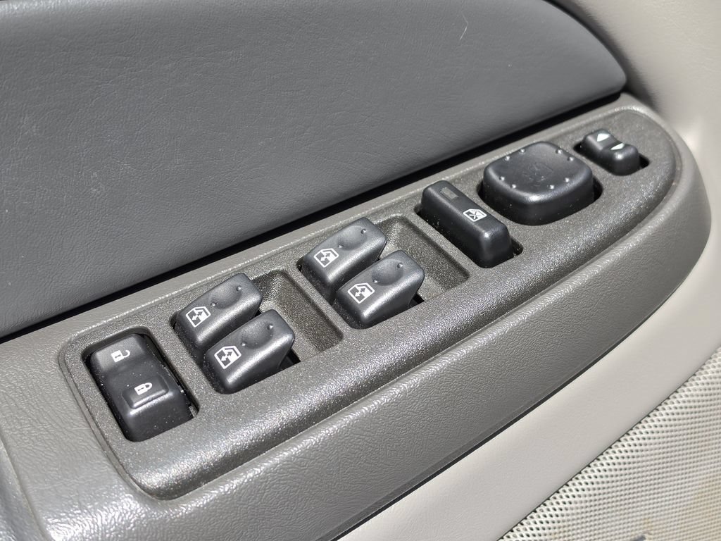 Used 2003 Chevrolet Tahoe LS AWD/4WD image 18