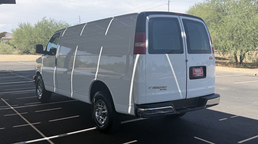 Used 2014 Chevrolet Express 3500 RWD image 3