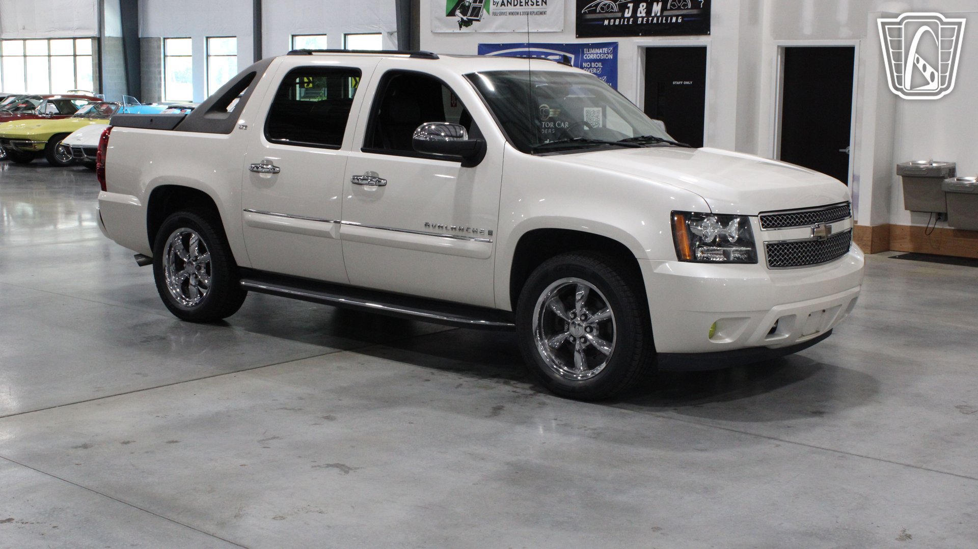 Used 2008 Chevrolet Avalanche LTZ w/ LTZ Preferred Equipment Group AWD/4WD image 5