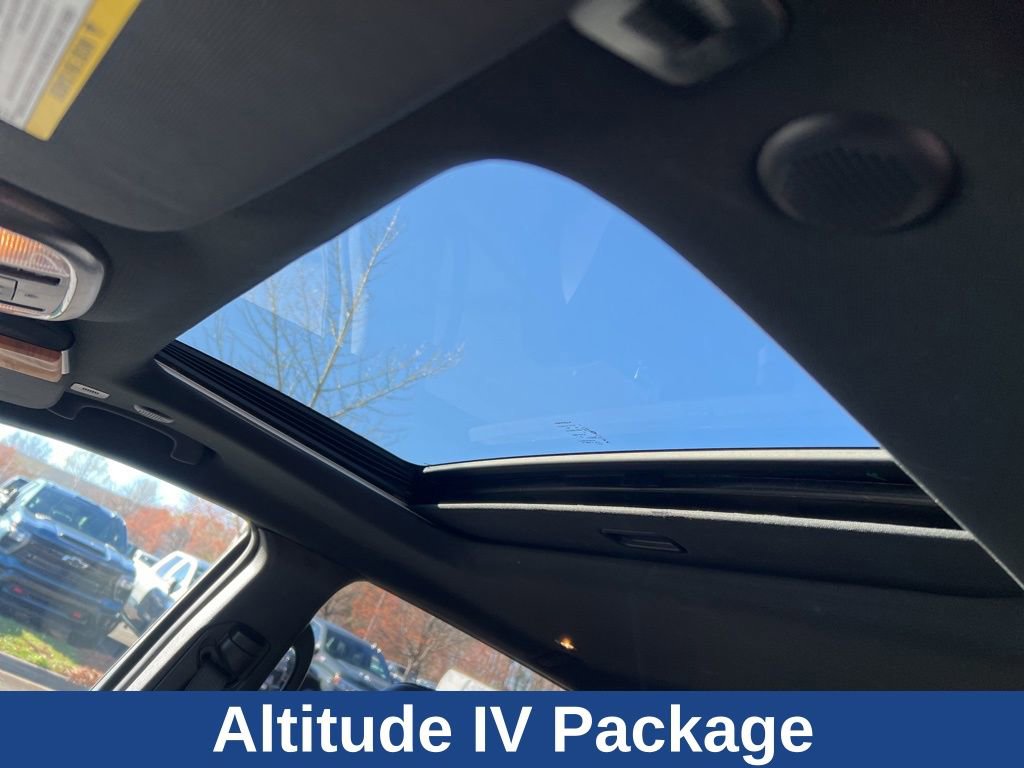 Used 2019 Jeep Grand Cherokee Altitude RWD image 18