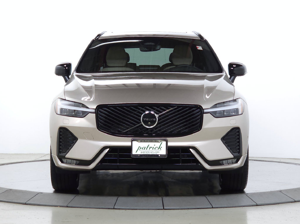 Used 2026 Volvo XC60 B5 Plus AWD/4WD image 2