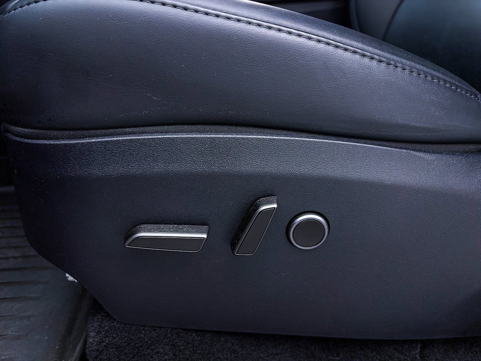 Used 2024 Tesla Model Y Long Range image 18