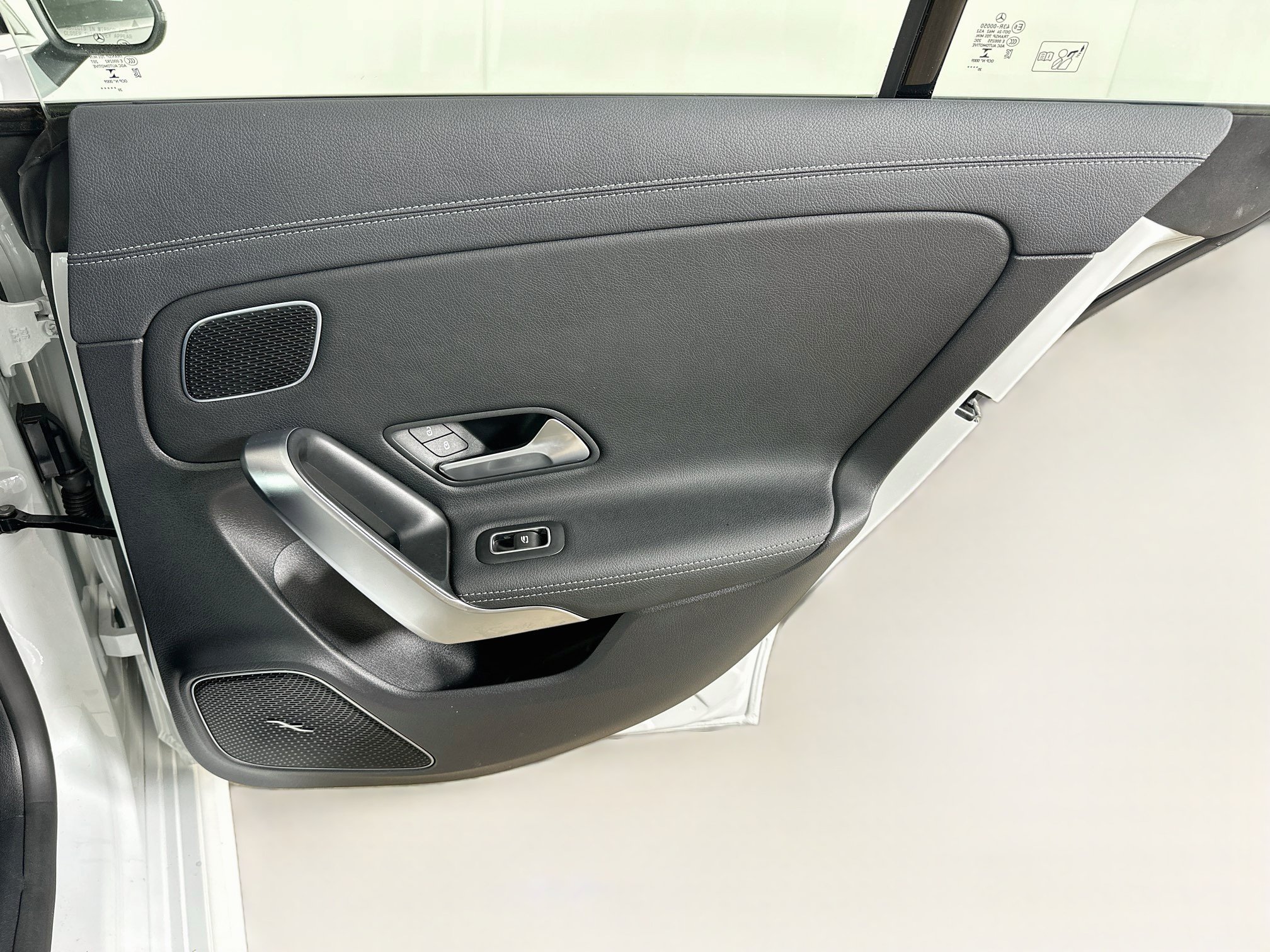 Used 2021 Mercedes-Benz CLA 250 4MATIC image 30