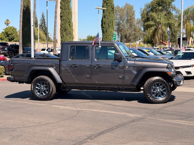 New 2026 Jeep Gladiator Sport AWD/4WD image 3