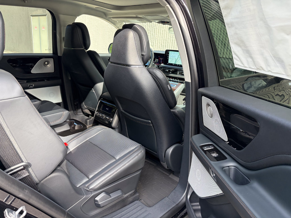 New 2026 Lincoln Aviator Reserve AWD/4WD image 21