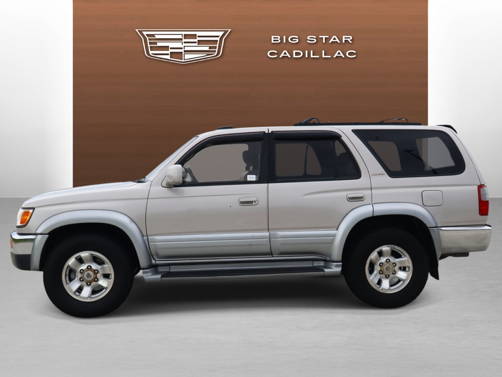 Used 1998 Toyota 4Runner Limited RWD image 2