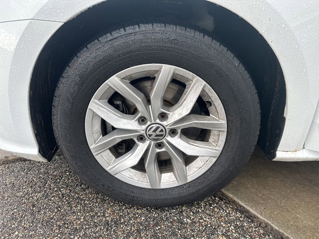 Used 2016 Volkswagen Passat 1.8T S image 27