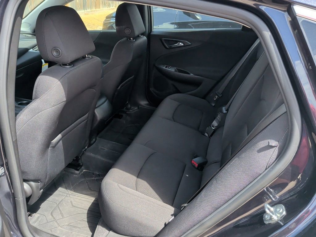 Used 2022 Chevrolet Malibu LS FWD image 11