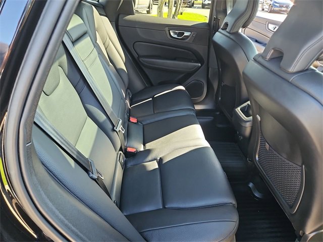 Used 2022 Volvo XC60 B5 Momentum w/ Climate Package image 26