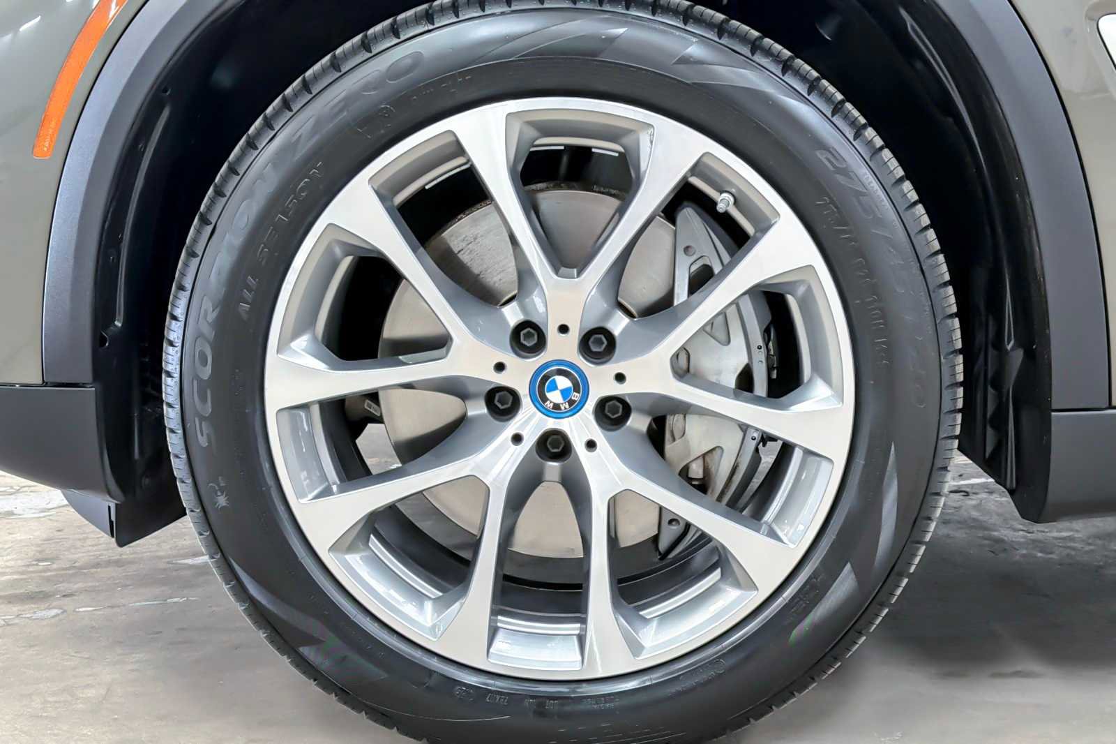 Used 2023 BMW X5 xDrive45e w/ Climate Comfort Package image 27