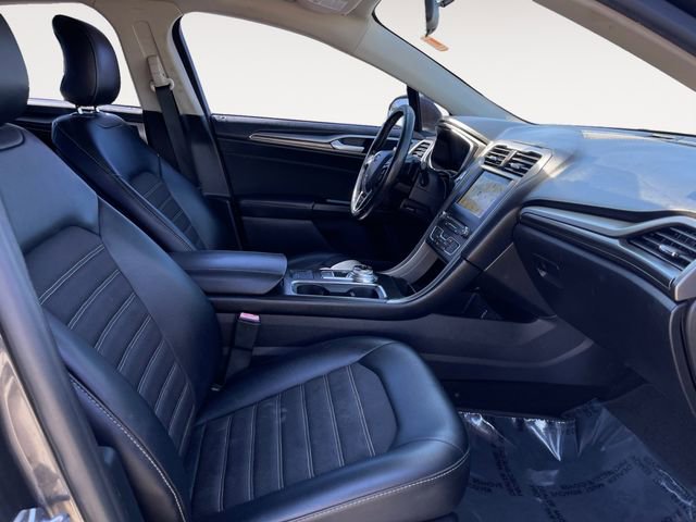 Used 2017 Ford Fusion SE w/ Equipment Group 201A image 15