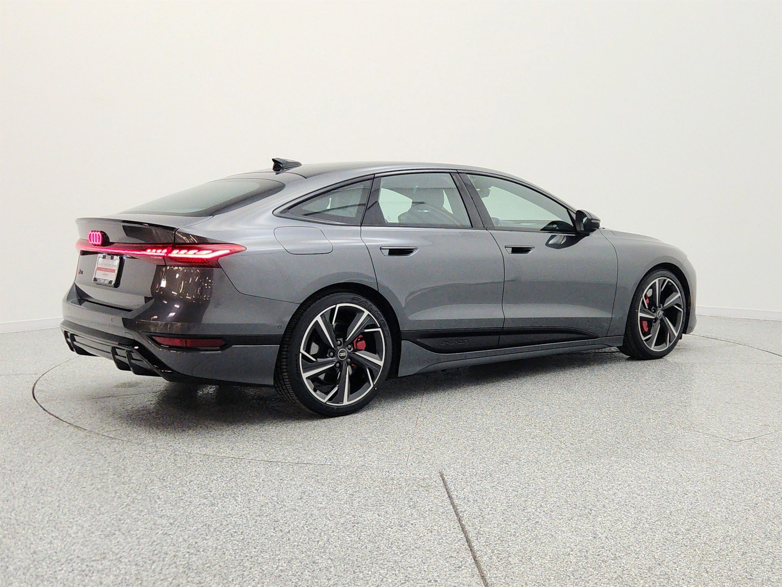 Used 2025 Audi S6 e-tron Premium Plus w/ Premium Plus AWD/4WD image 5