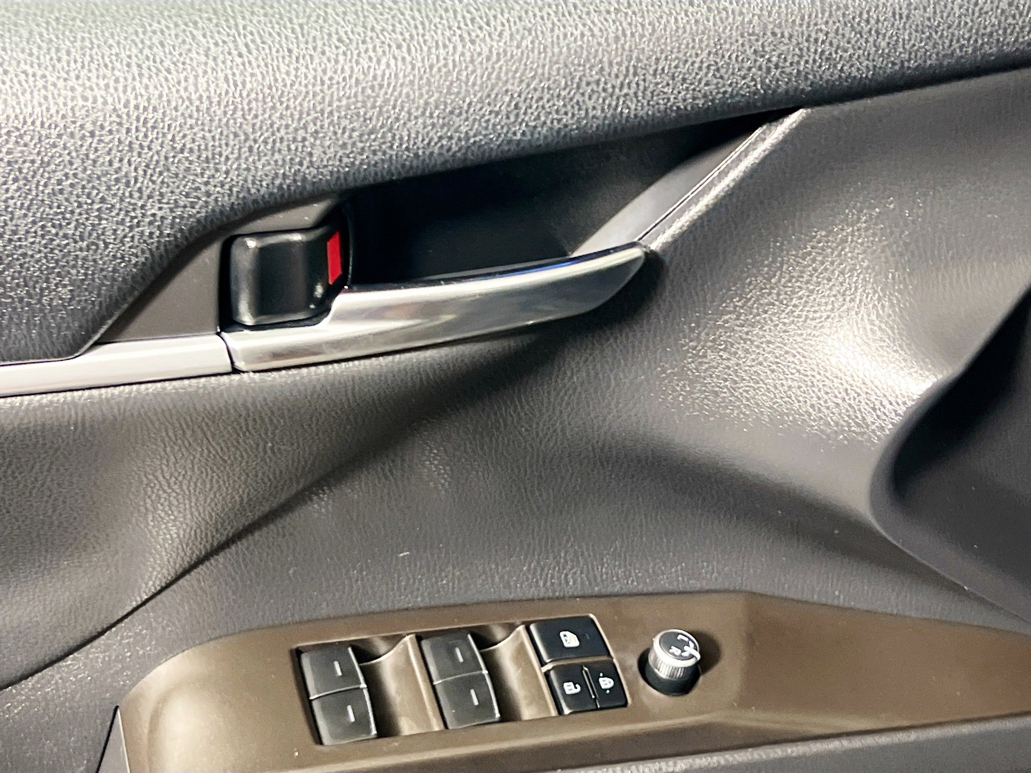 Used 2023 Toyota Camry XSE FWD image 16
