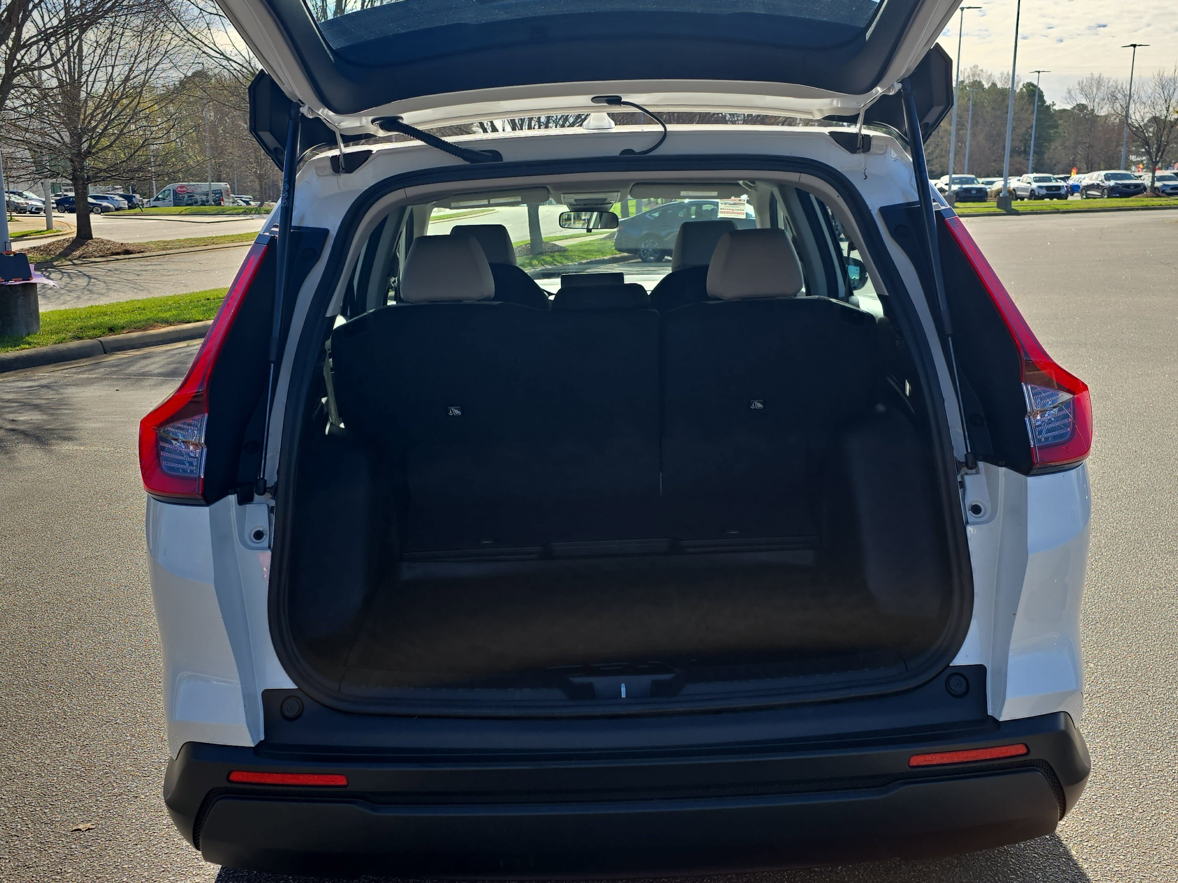 Used 2023 Honda CR-V LX image 13