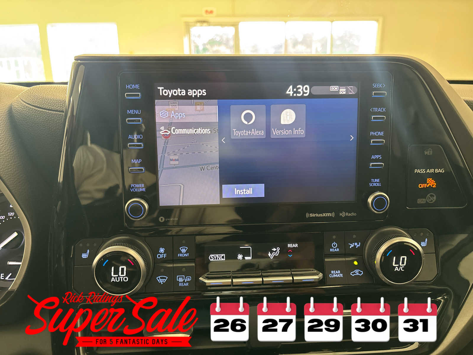 Used 2020 Toyota Highlander XLE image 38