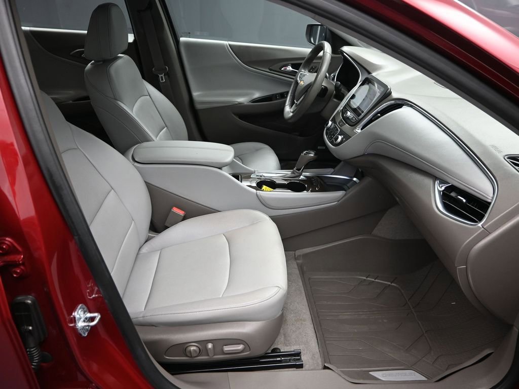 Used 2018 Chevrolet Malibu Premier w/ Premier Sun and Wheel Package image 38