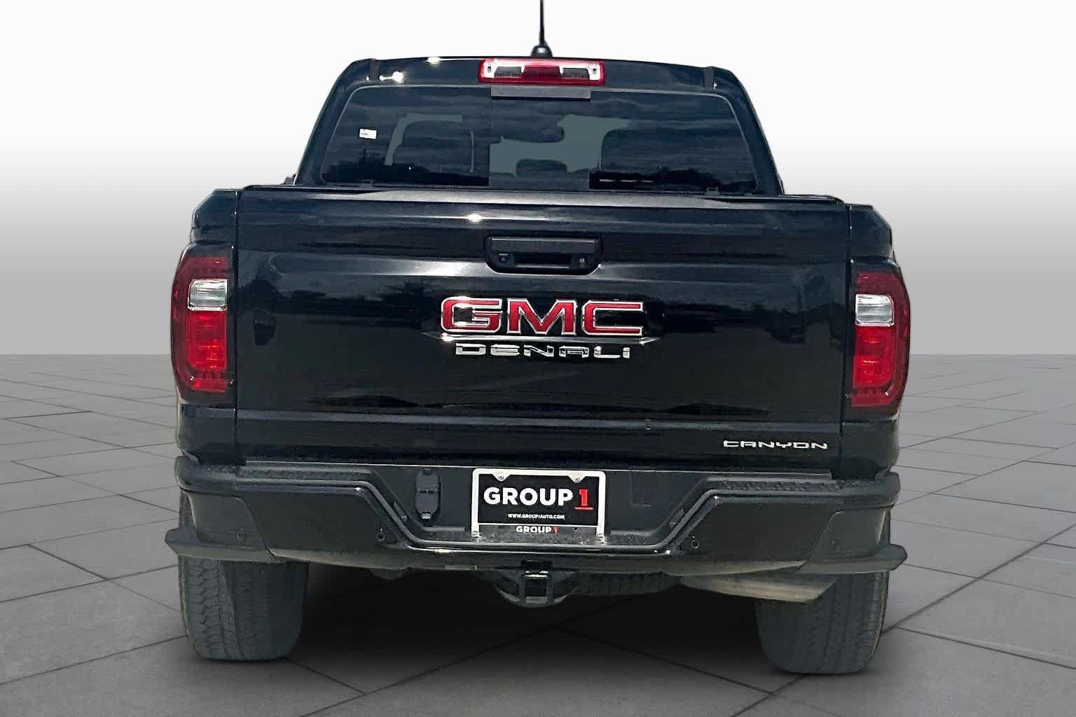 Used 2023 GMC Canyon Denali w/ Denali Black Edition AWD/4WD image 4