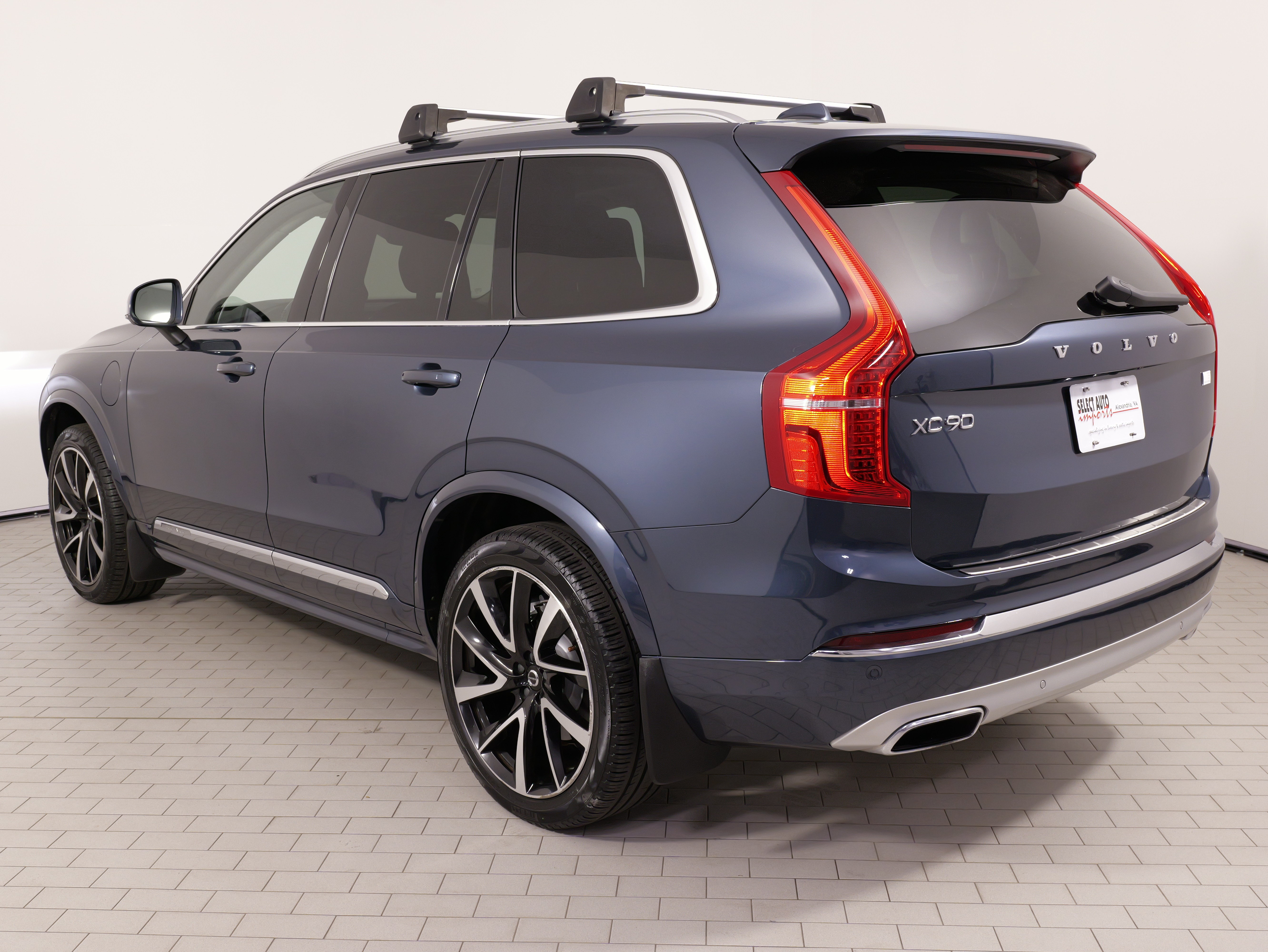 Used 2021 Volvo XC90 T8 Inscription Expression w/ Protection Package Premier AWD/4WD image 14