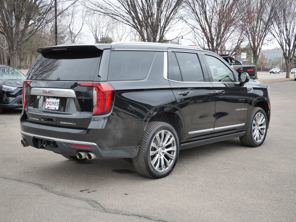 Used 2022 GMC Yukon Denali w/ Denali Premium Package image 13