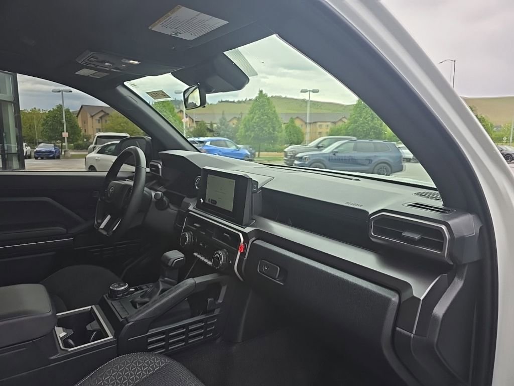Used 2025 Toyota 4Runner SR5 AWD/4WD image 7