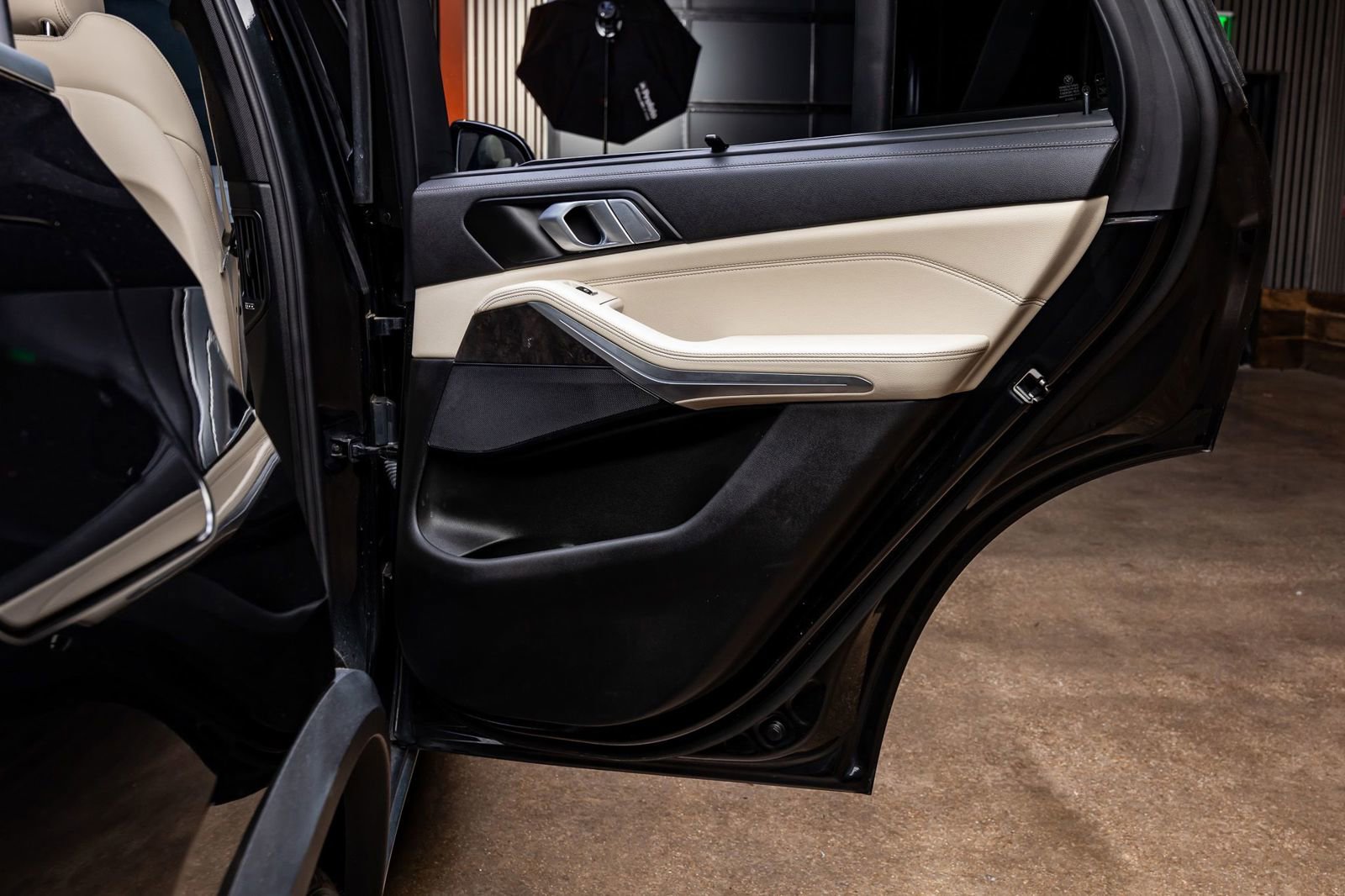 Used 2022 BMW X5 xDrive40i w/ Executive Package image 33