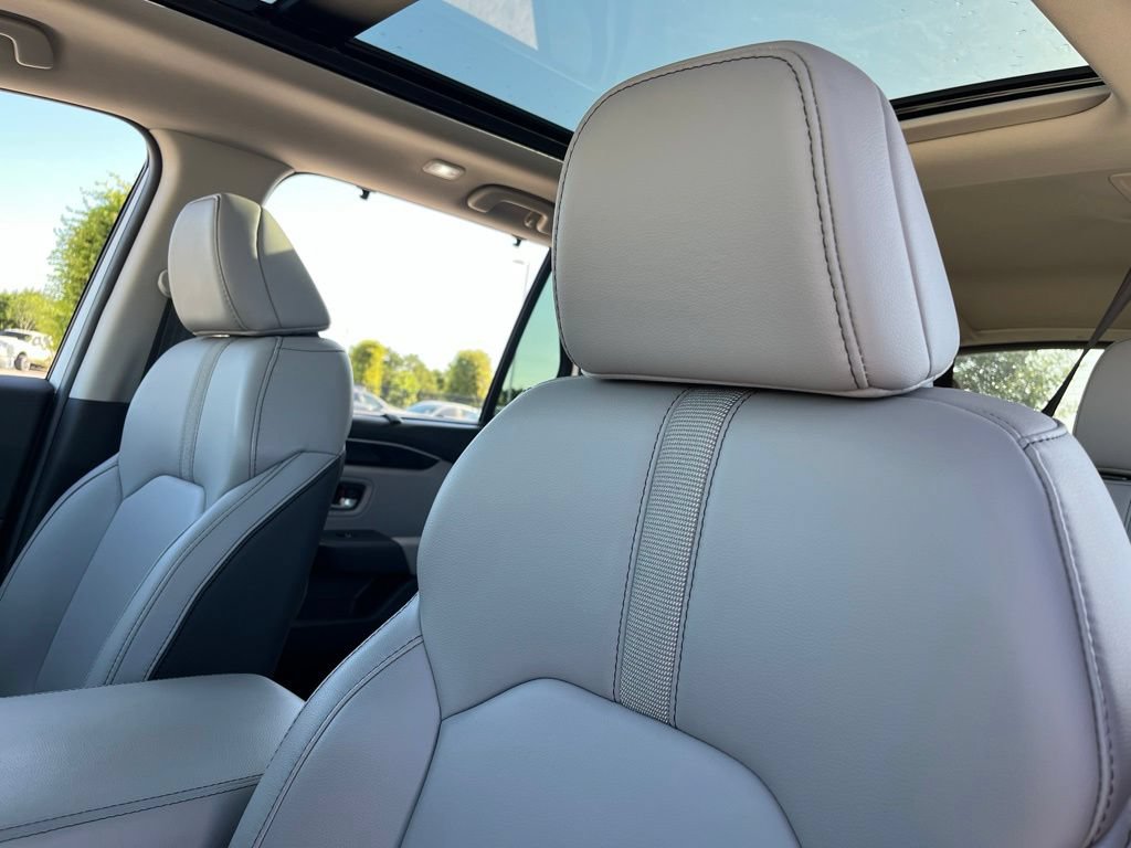 Certified 2025 Honda Pilot Touring image 26