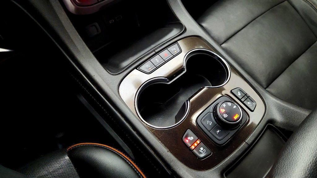 Used 2023 GMC Acadia AT4 w/ Technology Package image 17