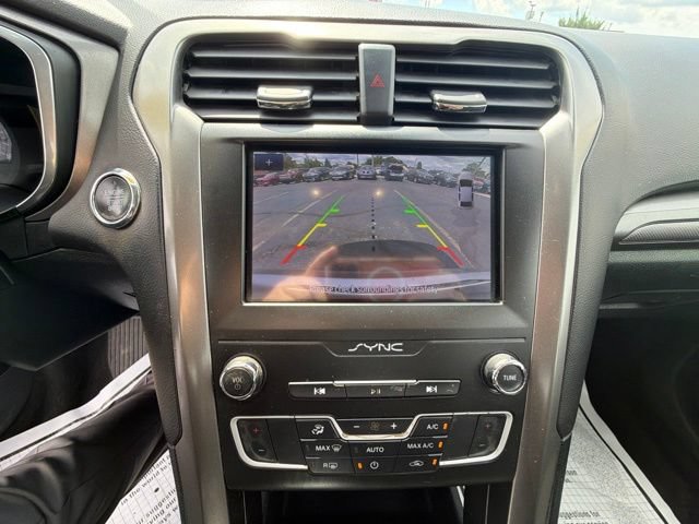 Used 2020 Ford Fusion SE FWD image 27