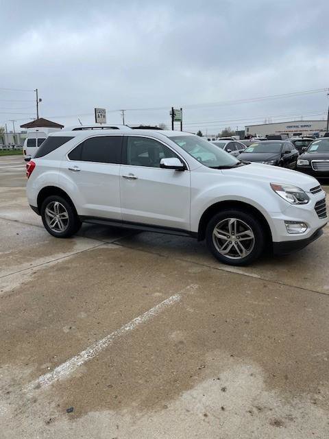 Used 2016 Chevrolet Equinox LTZ w/ Enhanced Convenience Package AWD/4WD image 2