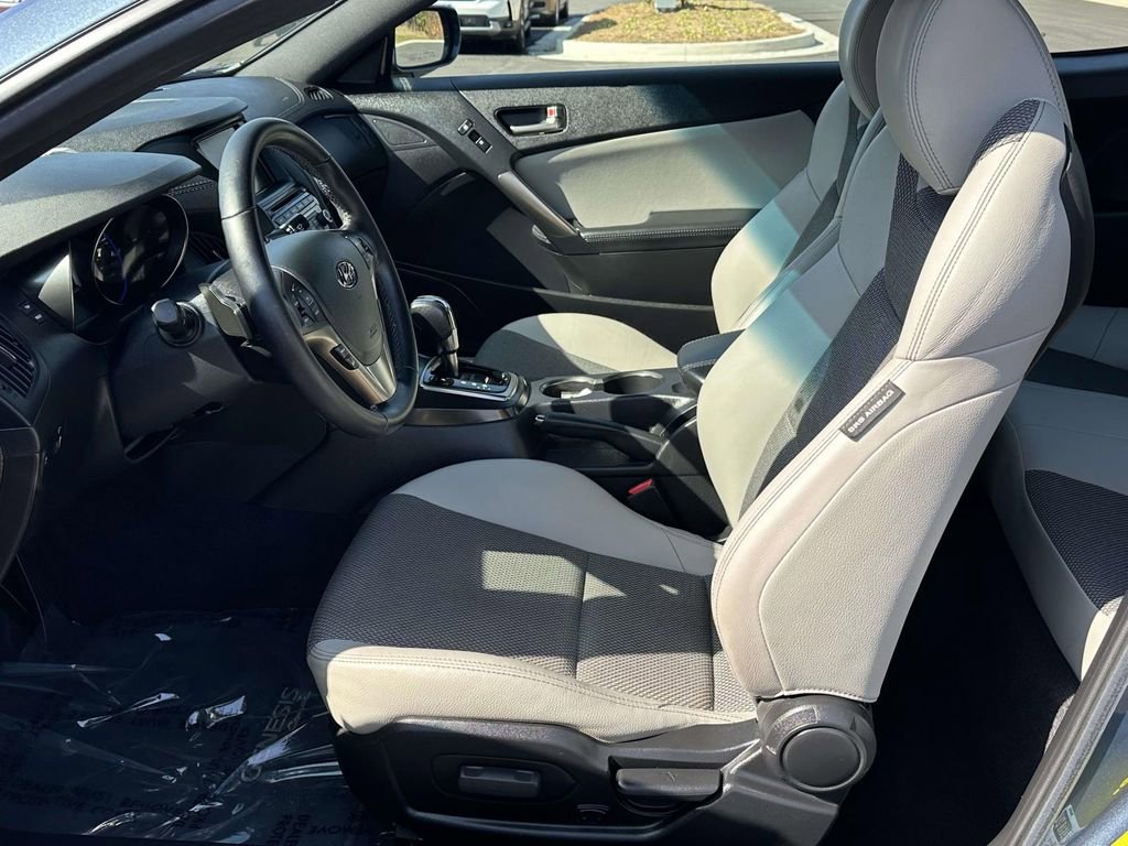 Used 2013 Hyundai Genesis 2.0T image 4