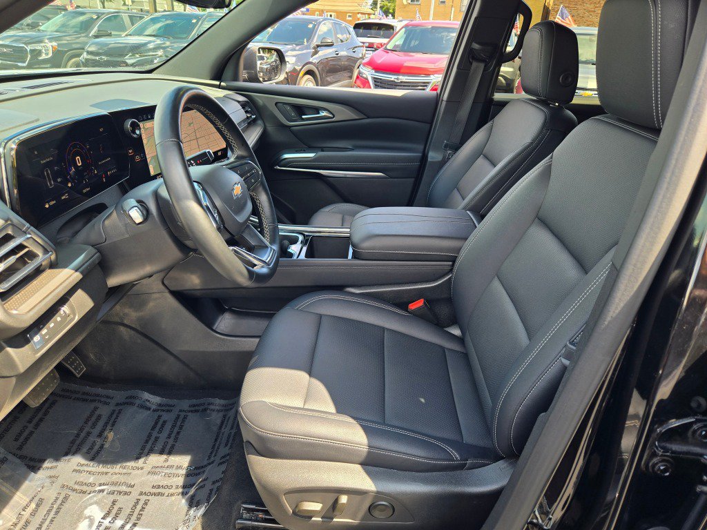 Used 2026 Chevrolet Traverse LT AWD/4WD image 24