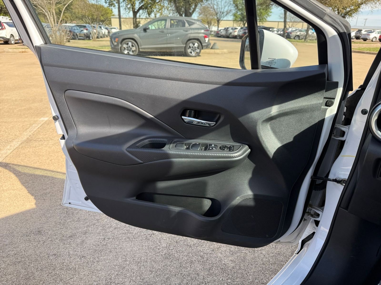 Used 2025 Nissan Versa SV image 18