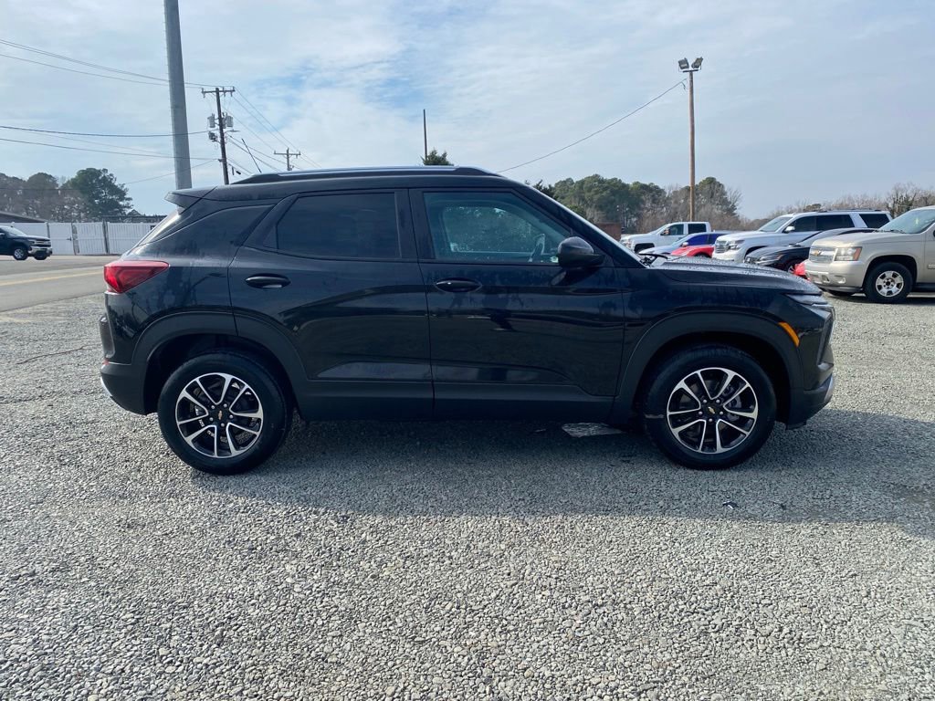 New 2026 Chevrolet TrailBlazer LT image 2