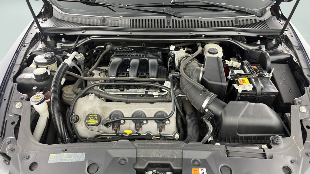 Used 2012 Ford Taurus SEL FWD image 19