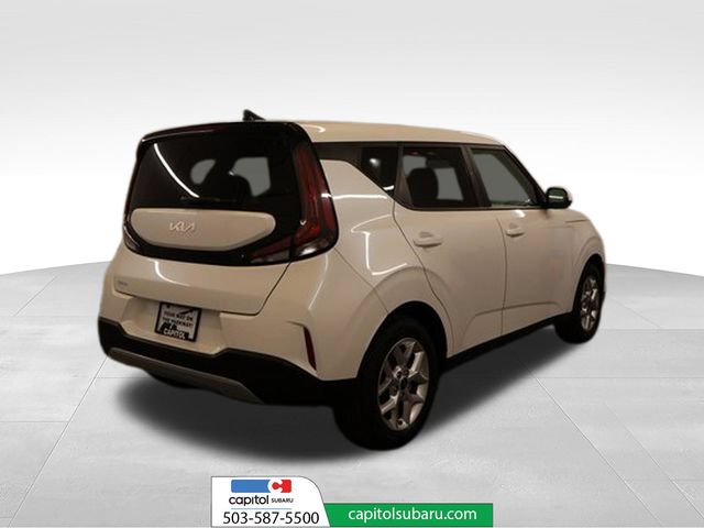 Used 2023 Kia Soul LX w/ LX Technology Package FWD image 3