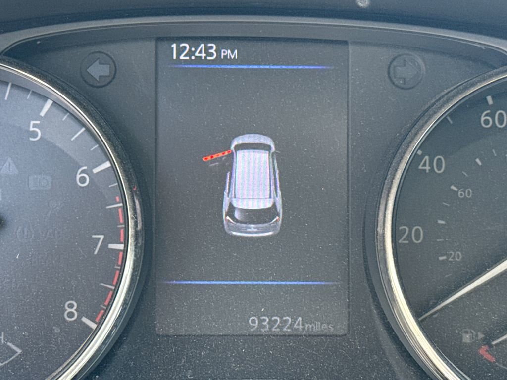 Used 2019 Nissan Rogue SV image 10