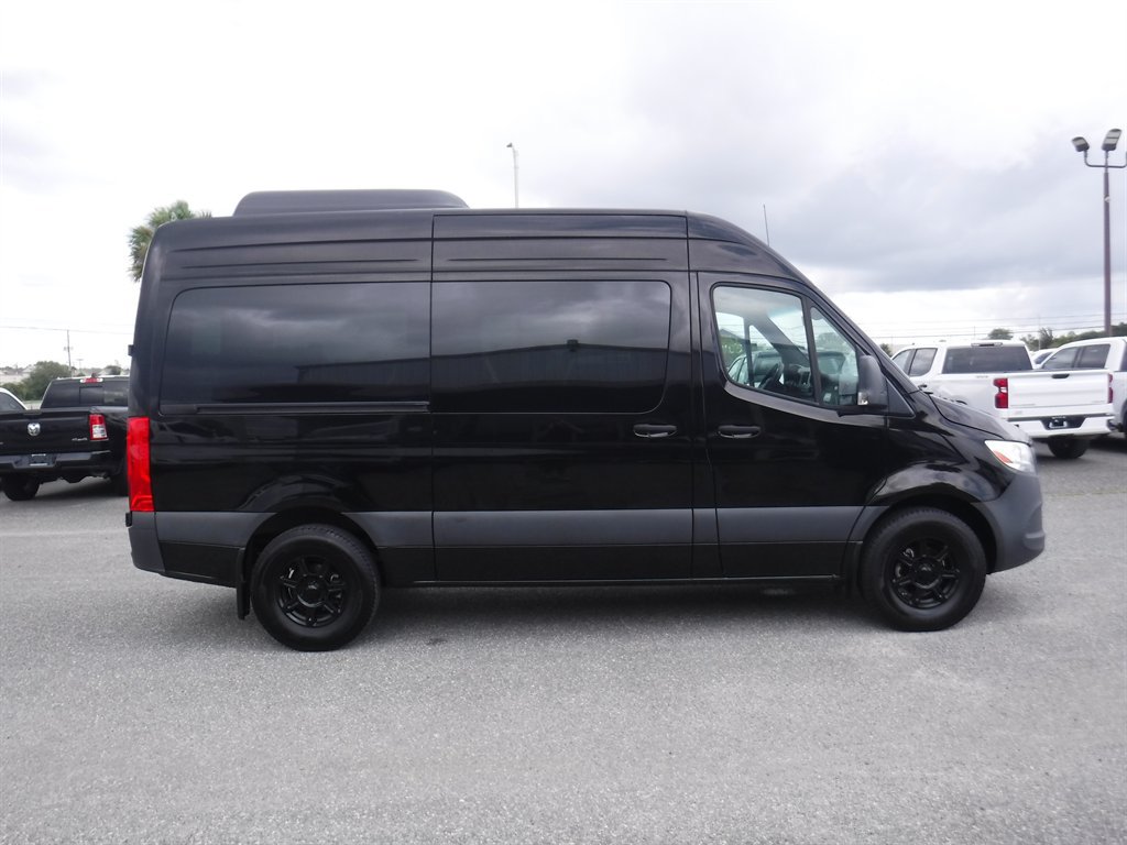 Used 2024 Mercedes-Benz Sprinter 2500 image 3