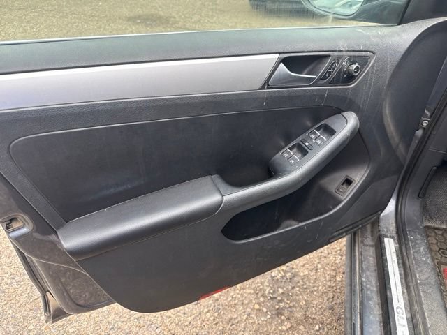 Used 2013 Volkswagen Jetta GLI FWD image 26