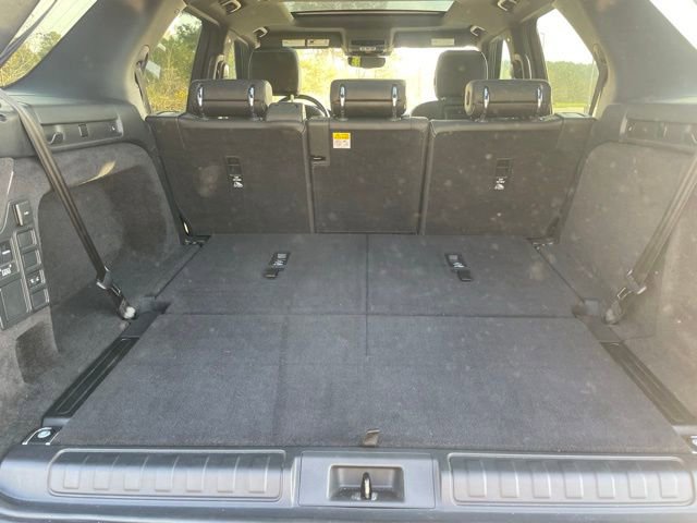 Used 2022 Land Rover Discovery S R-Dynamic image 5