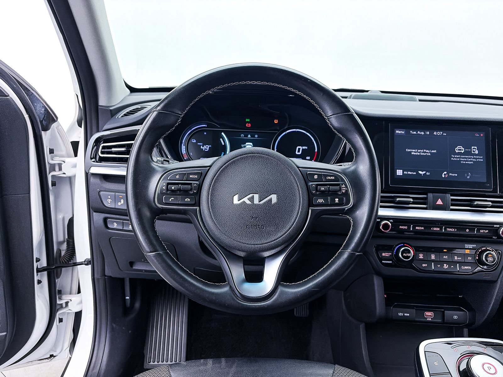 Certified 2022 Kia Niro EX FWD image 20